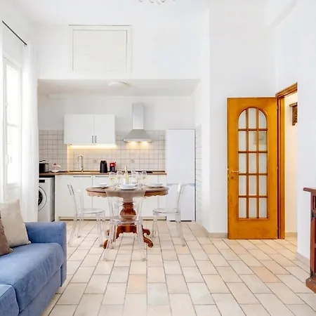 In The Heart Of Center, Steps From Sea Ac Parking