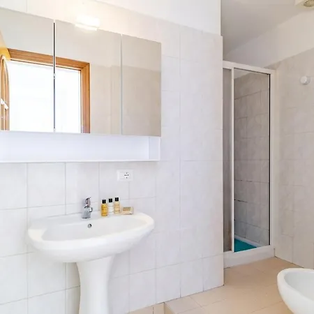 Apartament In The Heart Of Center, Steps From Sea Ac Parking