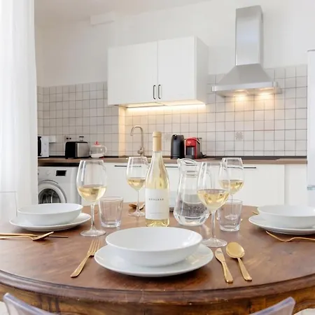 In The Heart Of Center, Steps From Sea Ac Parking